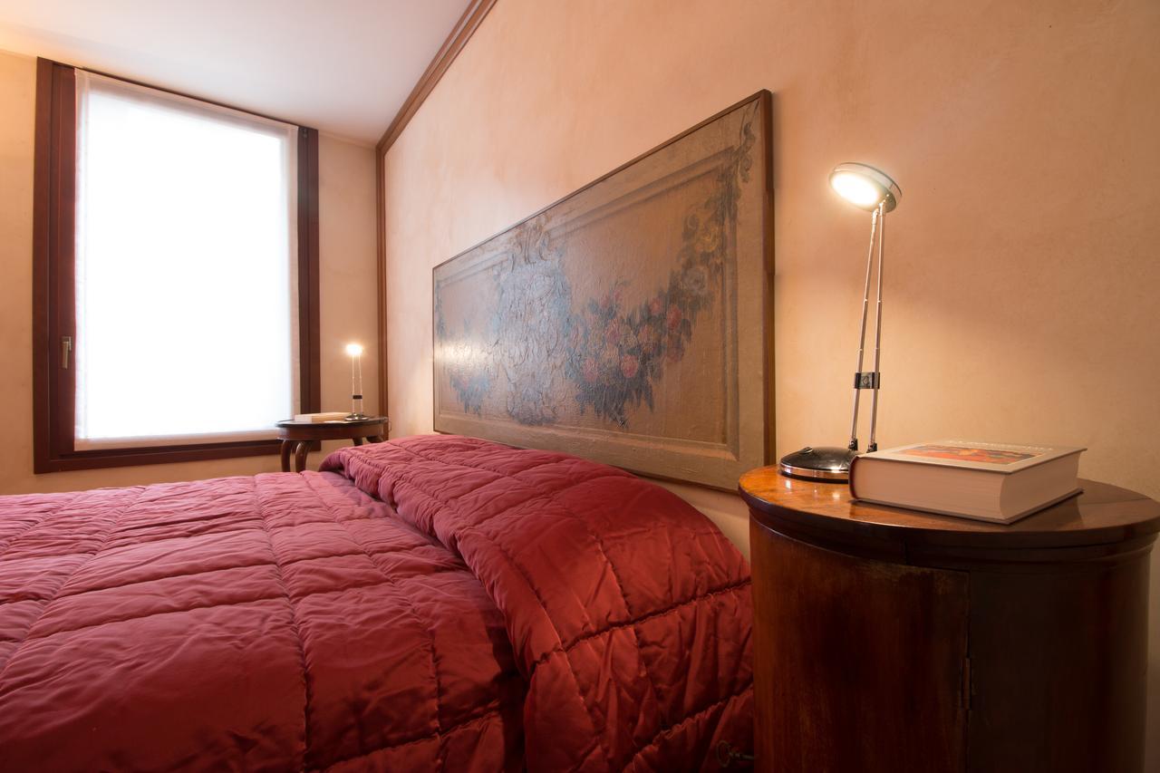 La Fenice Double Canal View Venice Exterior photo